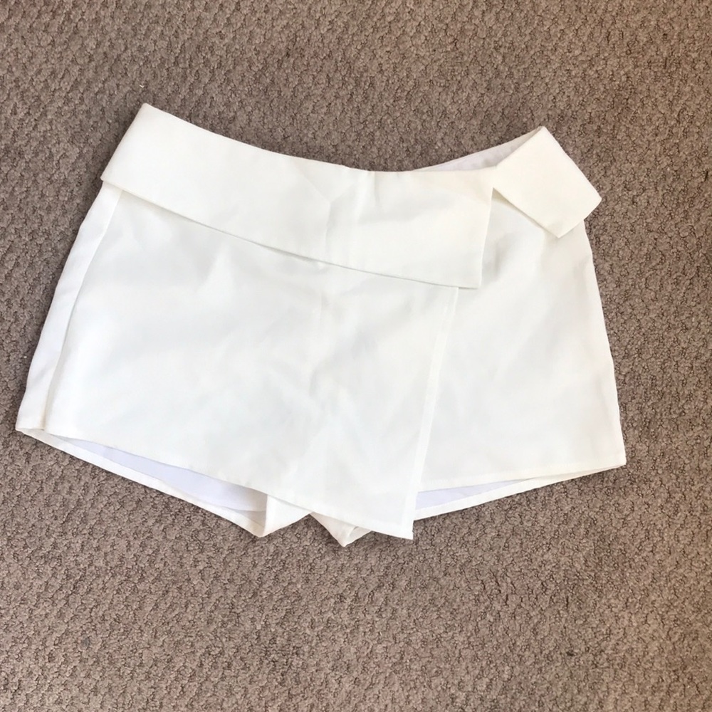 TRENDY TOBI SKORT SIZE M